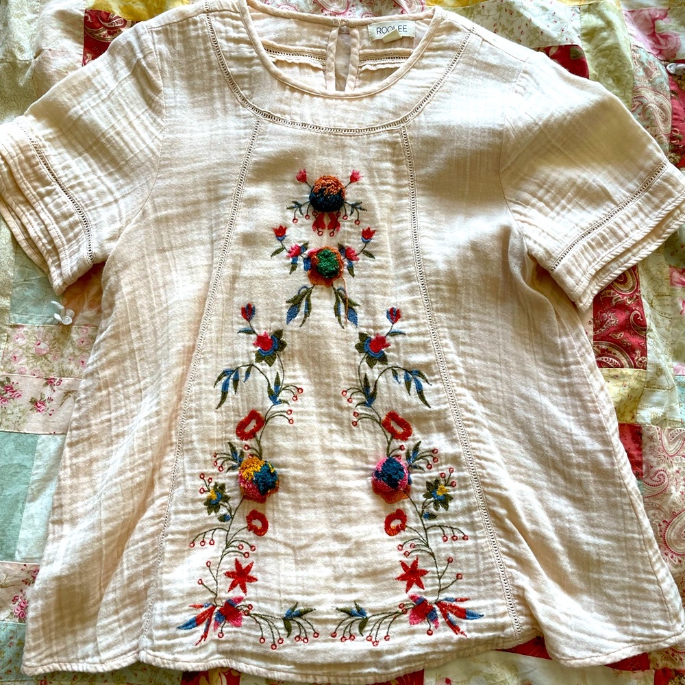 Roolee medium top boho cream pom pom